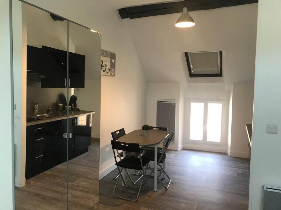 Studio Du Chateau Apartment Champs-Sur-Marne Luaran gambar