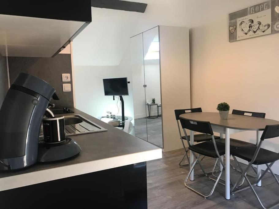 Studio Du Chateau Apartment Champs-Sur-Marne Luaran gambar